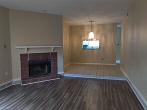 Building Photo - 3100 Walnut Bend Ln