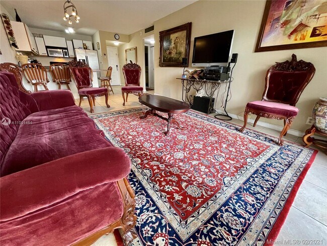 Building Photo - 8005 Lake Dr