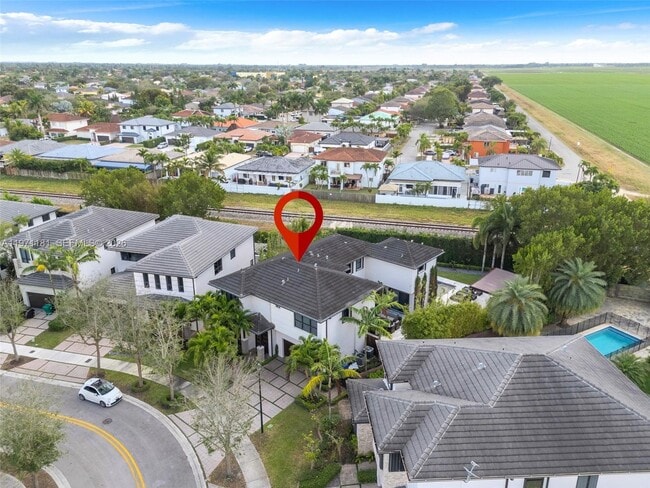 Building Photo - 16184 SW 136 Way