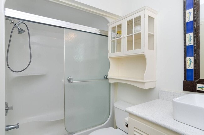 Building Photo - 1102 N Lumina Ave