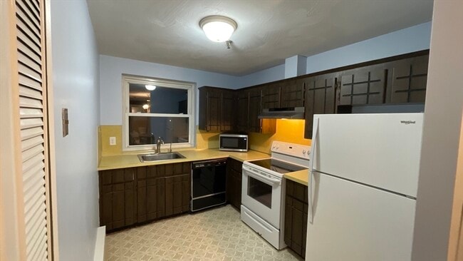 Building Photo - 115 W Squantum St