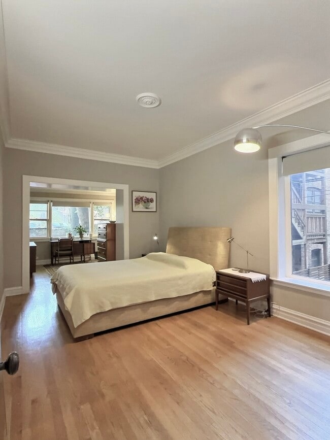 Building Photo - 2921 N Pine Grove Ave