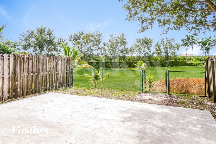 Building Photo - 457 SE 37th Pl