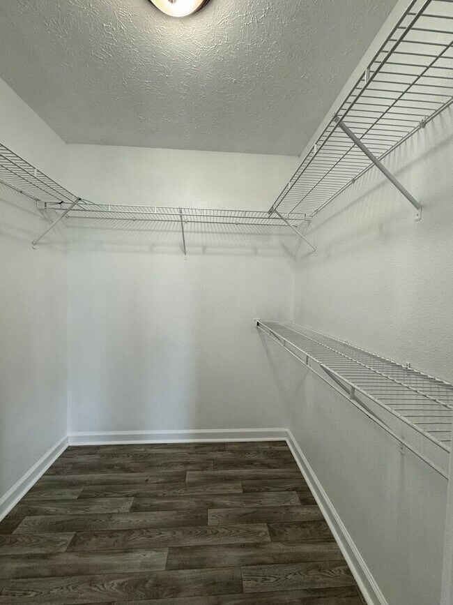 Building Photo - Country living with this large 3 bedroom 2 full bath home