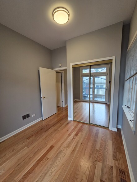 Bedroom 3 - 1229 W Wellington Ave