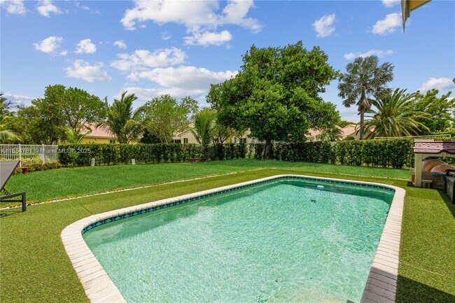 Building Photo - 4202 Sabal Ridge Cir