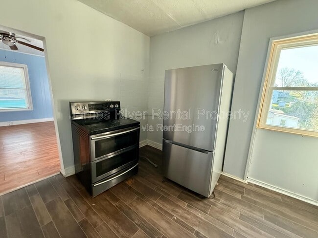 Building Photo - 900 Polk St