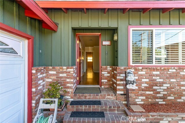 Building Photo - 10706 Rhodesia Ave