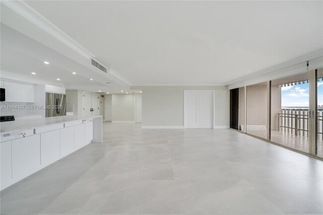 Building Photo - 1 Grove Isle Dr