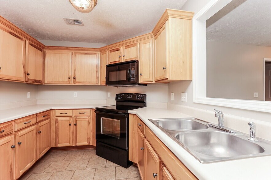 Building Photo - 7014 Westfork Dr