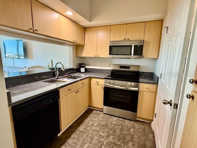 Building Photo - 322 E Central Blvd