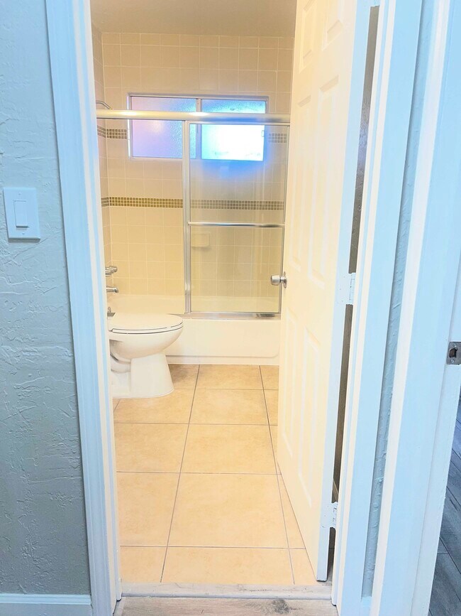 Building Photo - 2124 90th Ave