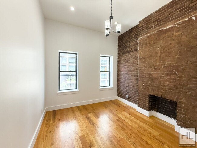 Building Photo - 577 Vanderbilt Ave