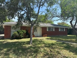 Building Photo - Ready for move in