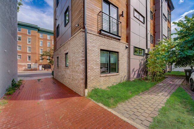 Building Photo - 30 Florida Ave NW