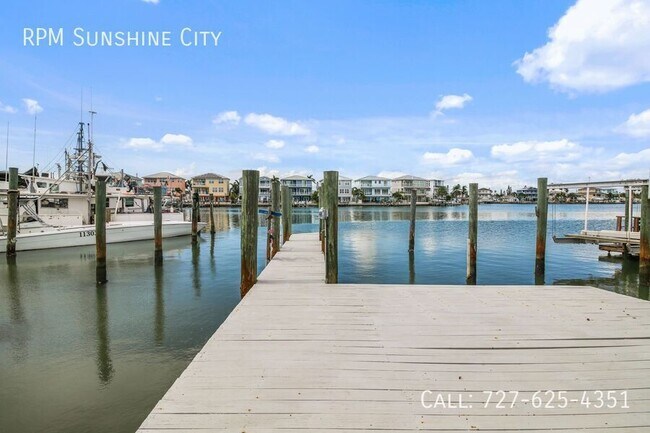 Building Photo - 13535 Boca Ciega Ave