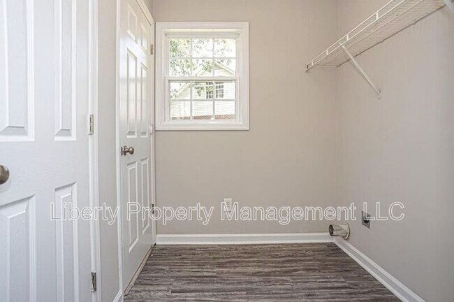 Building Photo - 1517 Clan Campbell Dr