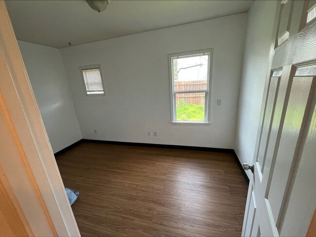 Building Photo - Super cute Centralia Studio