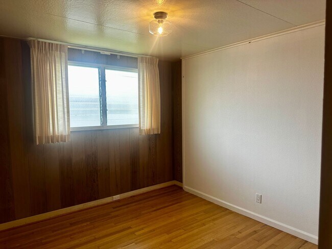 Building Photo - 3313 Manoa Rd