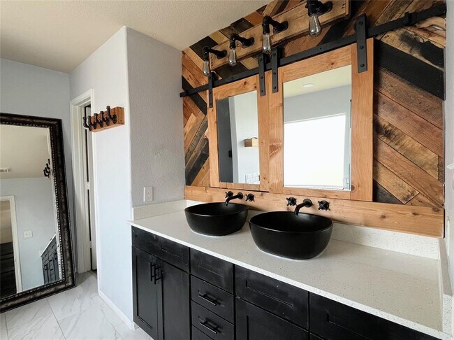 Building Photo - 4339 S Vineyard Mdw Ln