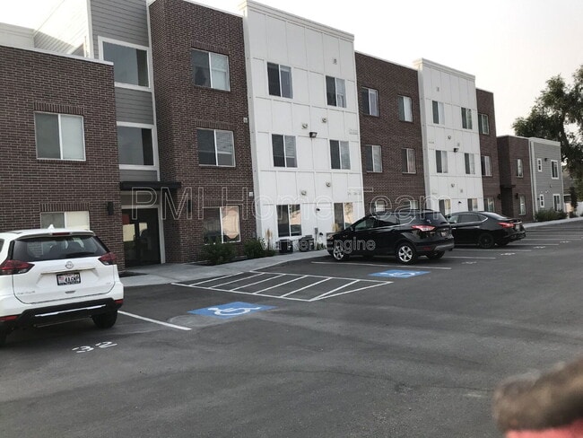 Primary Photo - 2874 Kiesel Ave