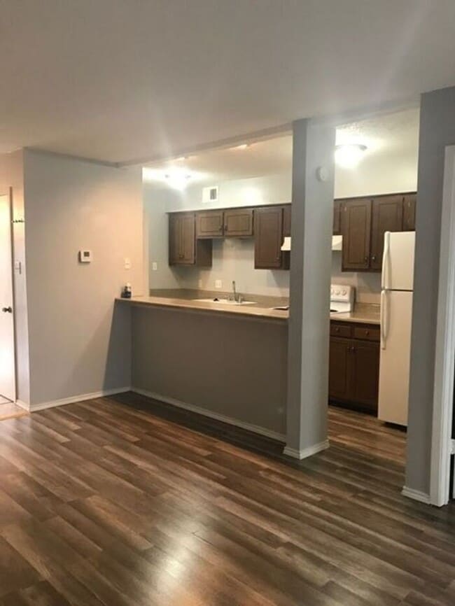Building Photo - Condo Available at Boca Club Condominiums!