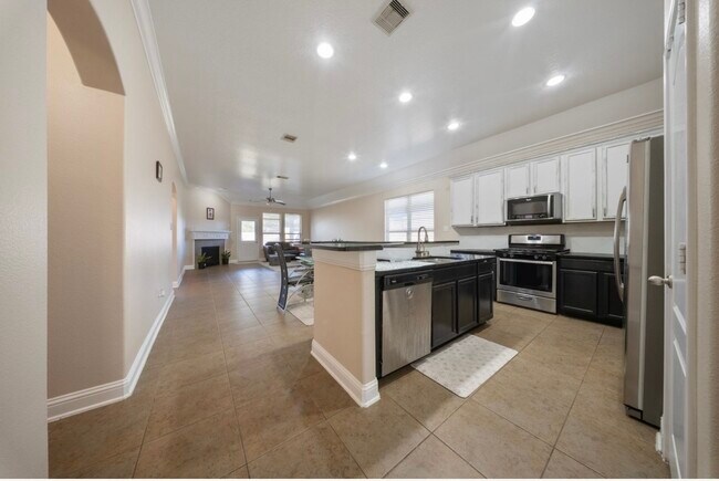 Building Photo - 6130 Flagg Ranch Dr