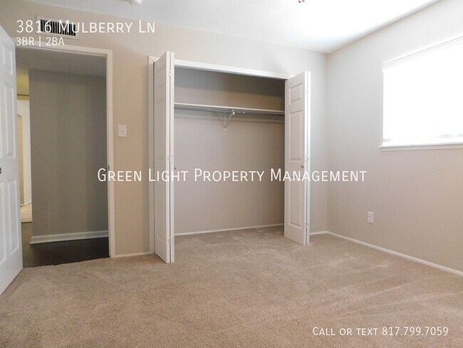 Building Photo - 3816 Mulberry Ln