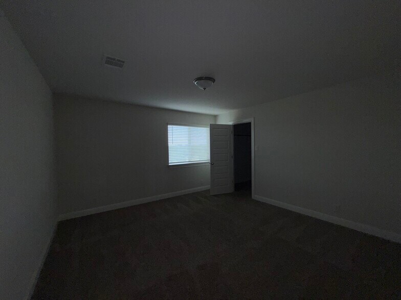 Building Photo - 27610 Falls Cv