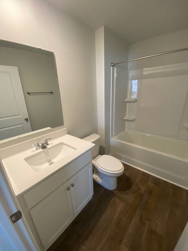 Building Photo - 207 Windsong Dr