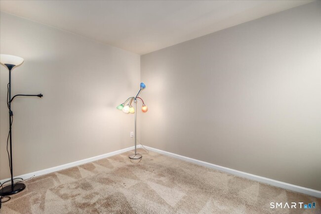 Building Photo - 2004 Eaton Ct