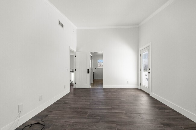Building Photo - 39535 Oak Cir
