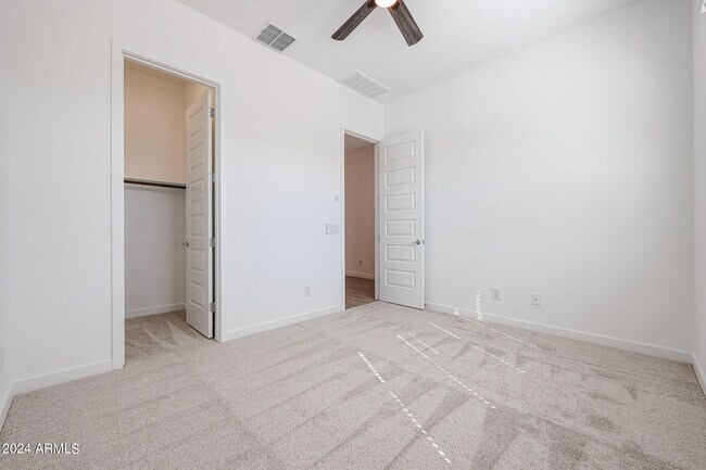 Building Photo - 7702 W Jackrabbit Ln