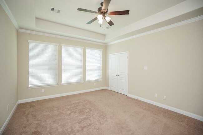 Building Photo - 28515 Pleasant Forest Dr