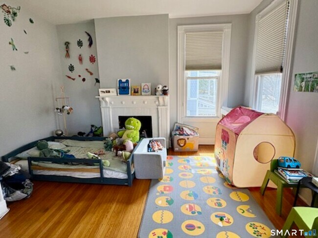 Building Photo - 611 Whitney Ave