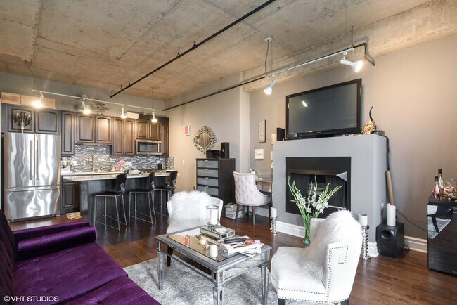 Building Photo - 6 S Laflin St