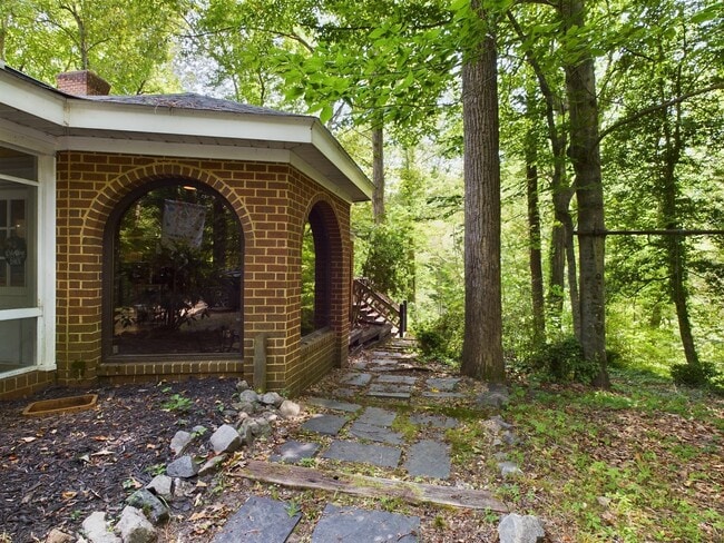 Building Photo - 5301 Bemiss Ct