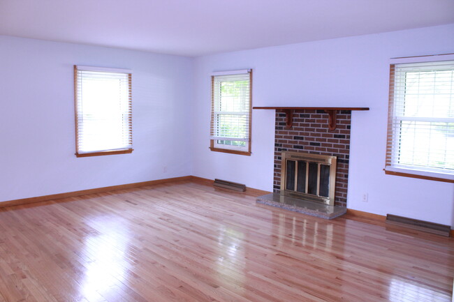 Building Photo - 1804 S Vine St