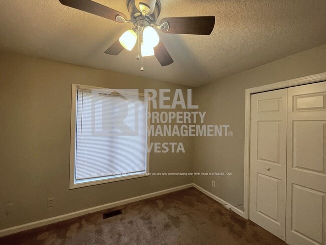 Building Photo - 307 Fox Tail Dr