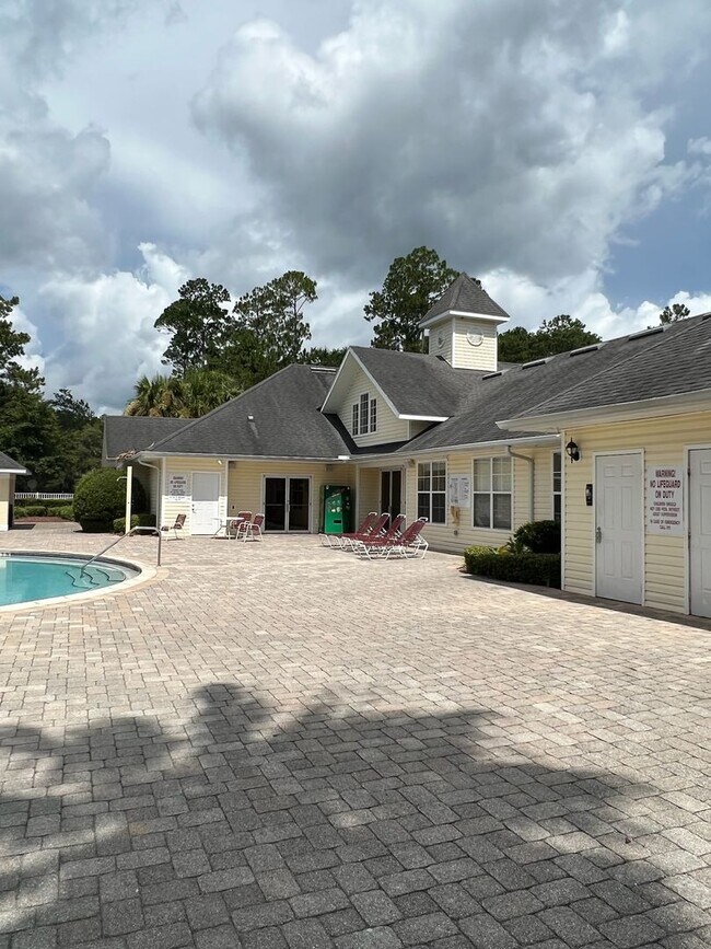 Building Photo - 2 bedroom 2 1/2 bath in NW Magnolia Place