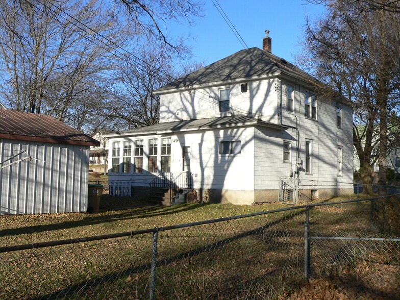 Back yard entry - 2 S Rural St