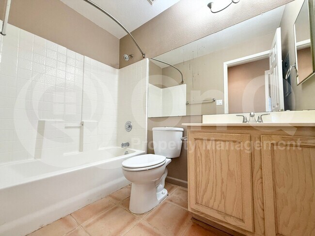 Building Photo - 1001 N Pasadena