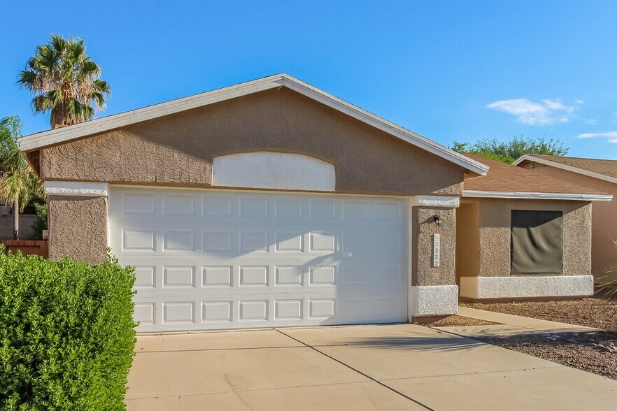 Building Photo - 3222 W Avior Dr