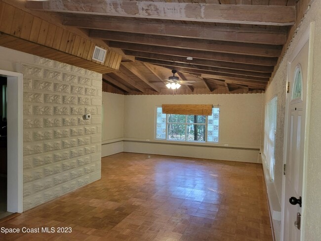 Building Photo - 874 Spiller St