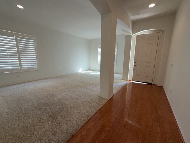 Building Photo - "Spacious  4-Bedroom Oasis in Riverside with 2 Full Baths and 2,470 Sq Ft of Comfort!" NO PETS AL...