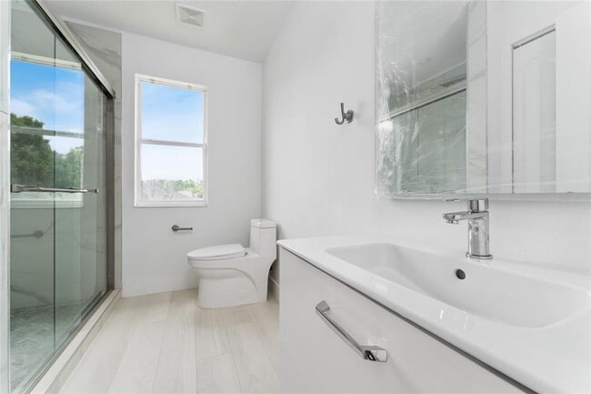 Building Photo - 9361 Monterey Bay Dr