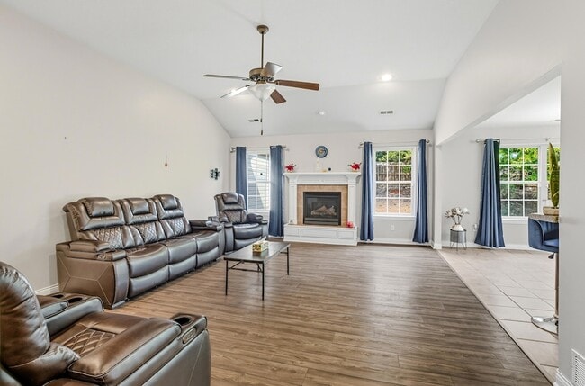 Building Photo - 4809 Bullhead Ln