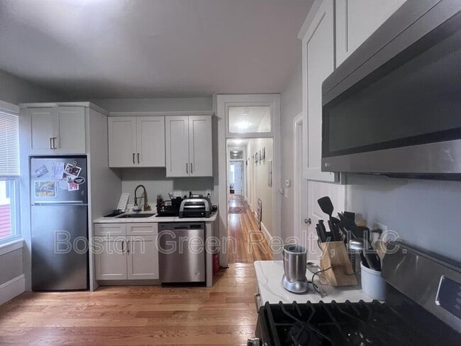 Building Photo - 247 L St