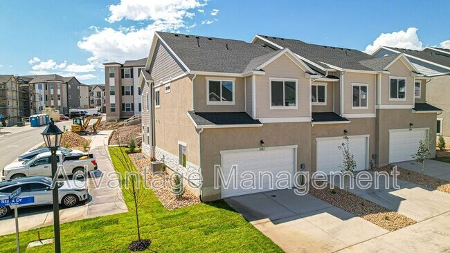 Building Photo - 1583 Stark Dr