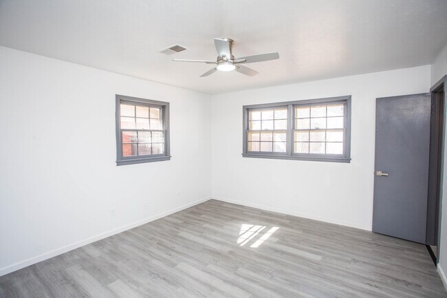 Building Photo - 6114 Nashville Ave